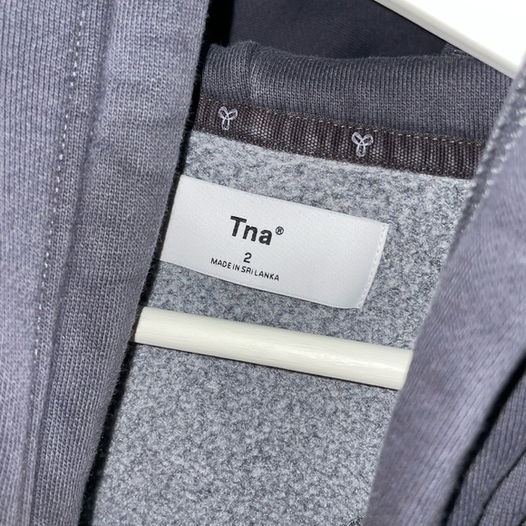 Gd periscope aritzia boyfriend hoodie with hydrotherapy cycle on the back - Picture 4 of 6